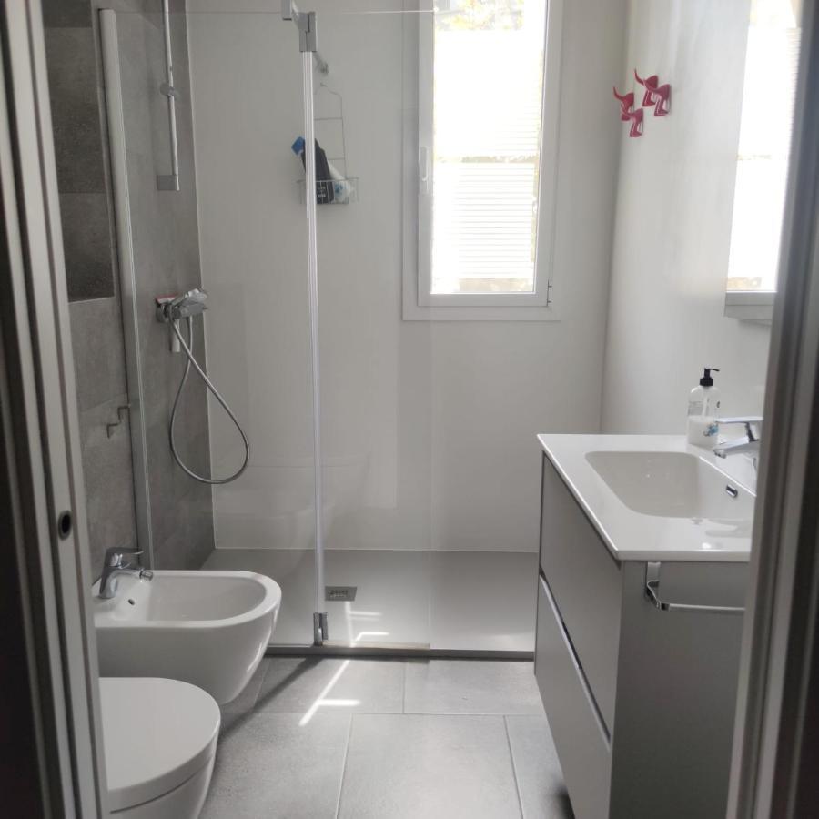 Apartment Close To The Beach With Free Parking Badalona Exterior foto